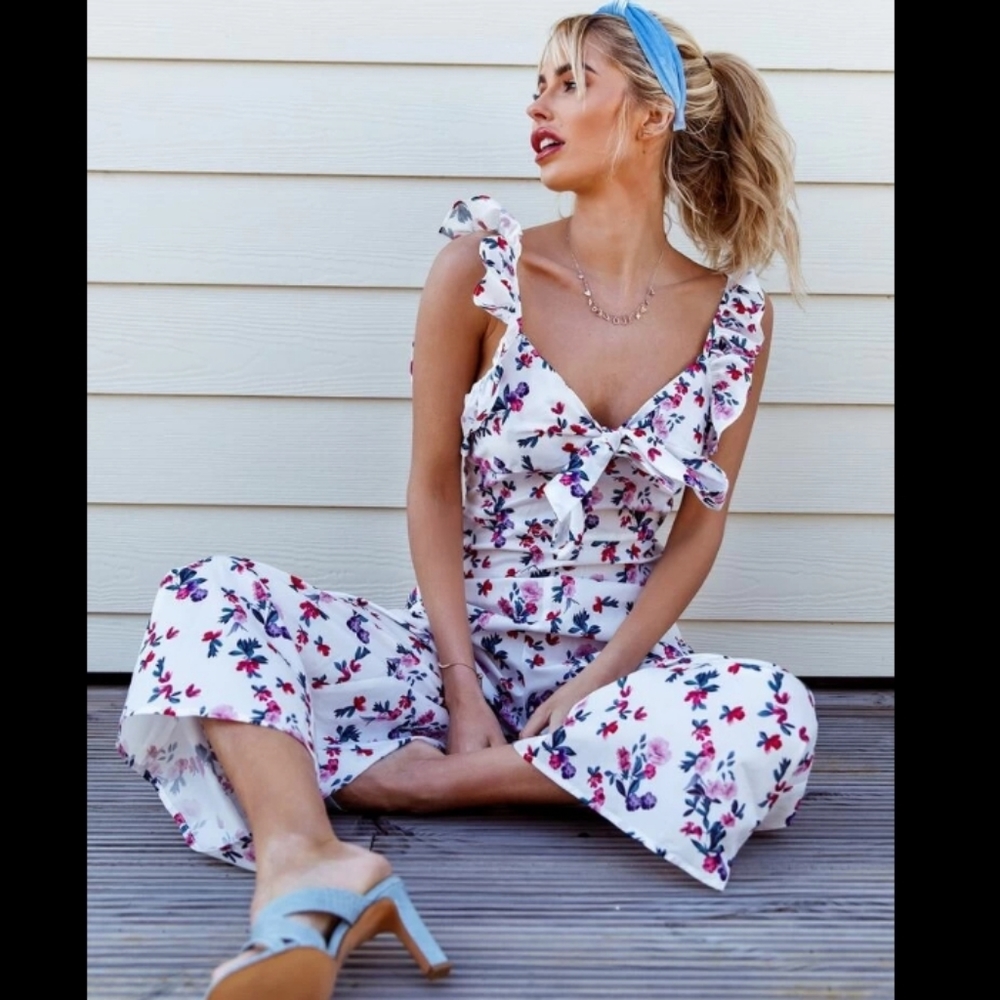 Ruffle Front Knot Wide Leg Capri Floral Jumpsuit - Picture 3 of 8